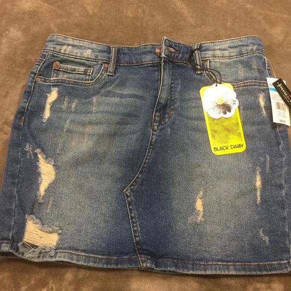 Black Daisy Dresses & Skirts - Black Daisy Denim skirt junior
